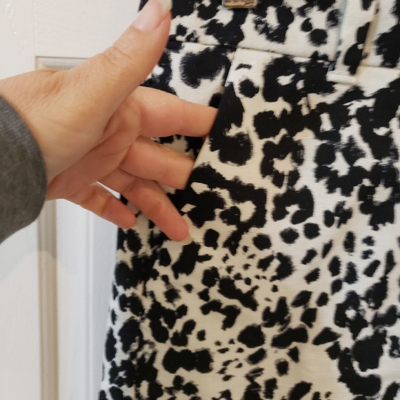 J. CREW Scalloped Hem Animal Print Shorts Size 8 - Picture 3 of 7